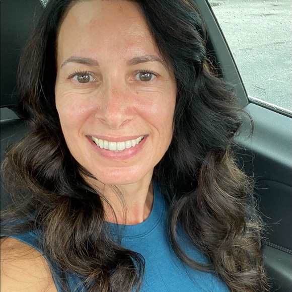 Meet your Posher, Elizabeth - Picture 2 of 2